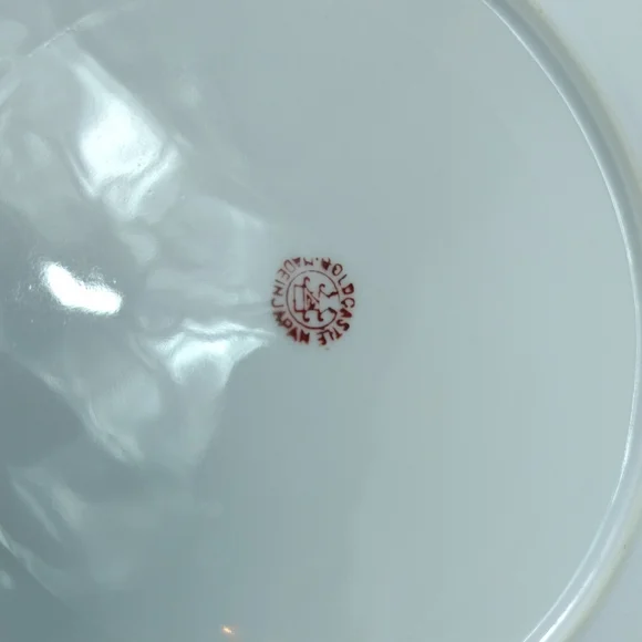 Vintage Floral Green and White Ceramic Plates - Picture 2 of 7